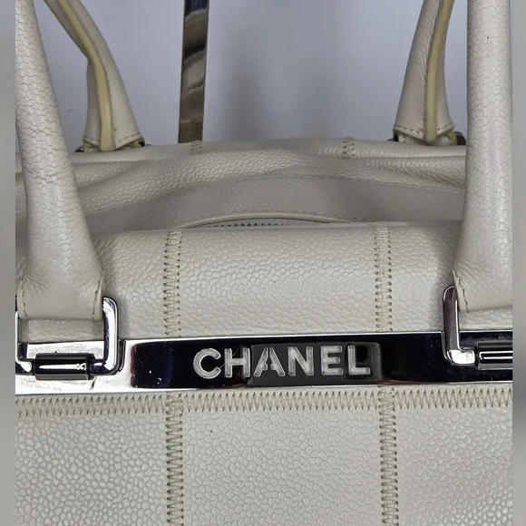 Chanel Large Quilter Stitch Caviar Leather HandBag from the mid-90s, - Picture 6 of 16